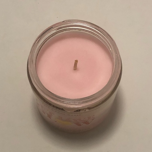 Bath & Body Works Let Love Glow Pink Candle - Picture 4 of 4